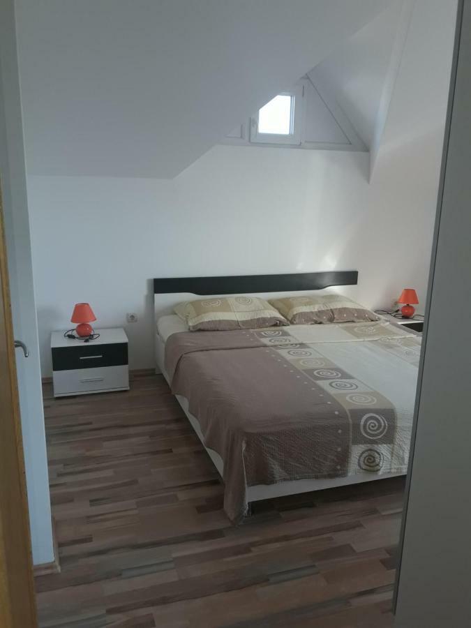 Apartmani Kuzmic 브르시 외부 사진