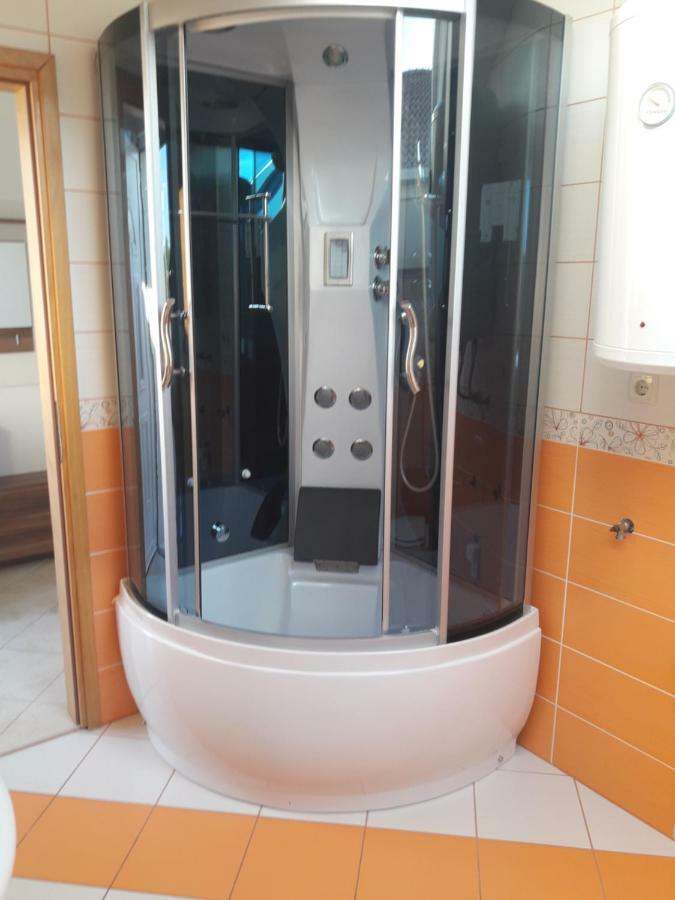 Apartmani Kuzmic 브르시 외부 사진