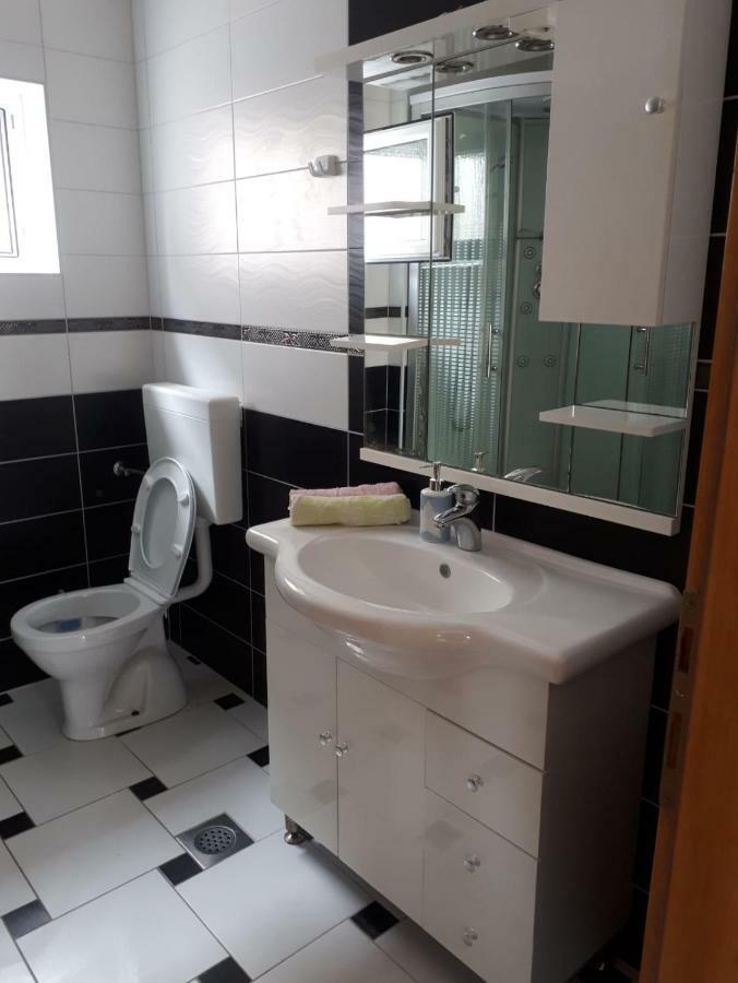 Apartmani Kuzmic 브르시 외부 사진
