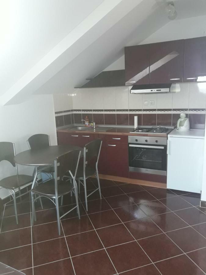 Apartmani Kuzmic 브르시 외부 사진