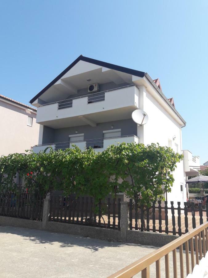 Apartmani Kuzmic 브르시 외부 사진