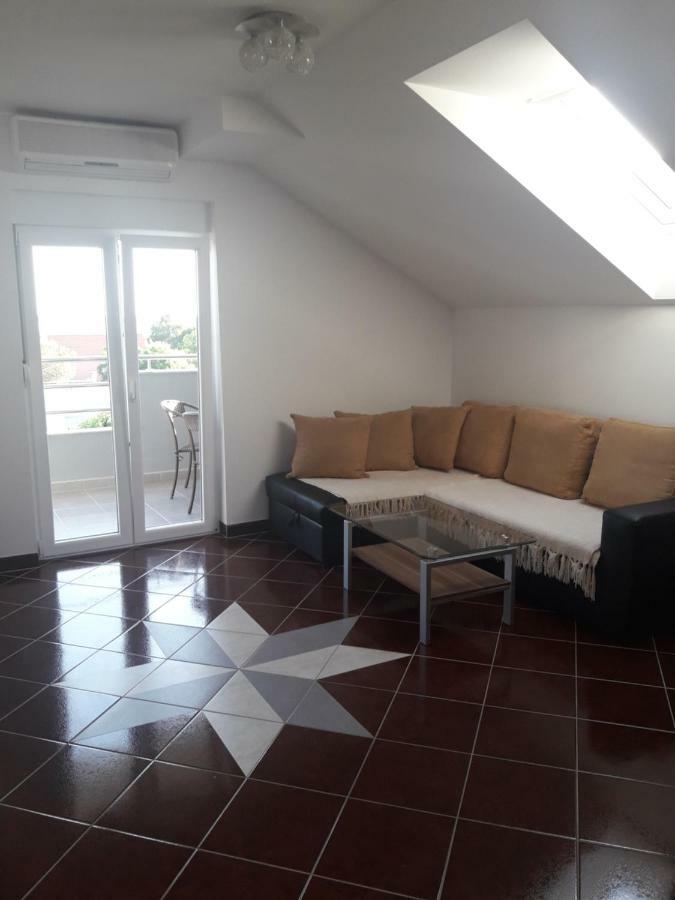Apartmani Kuzmic 브르시 외부 사진