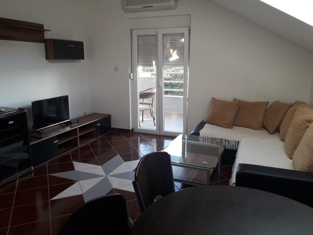 Apartmani Kuzmic 브르시 외부 사진
